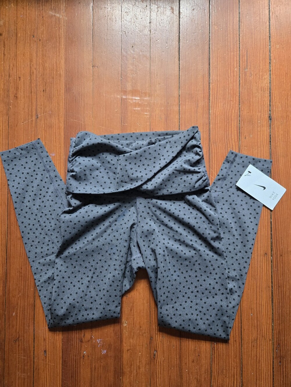 Nike Women's Yoga Twist-Waist High-Rise 7/8 Length Leggings Gray/Black Dot Sz S